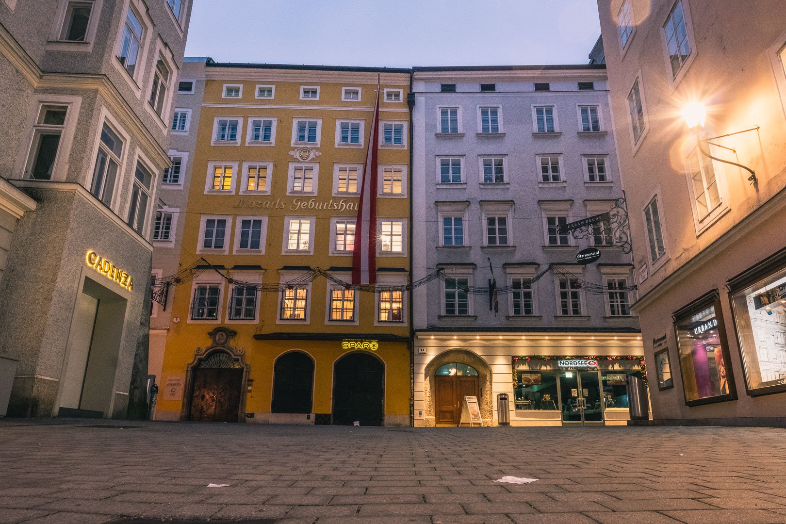 2018-01-14_07-41-53_14918_CityWalk02_0702 Mozart Birthplace