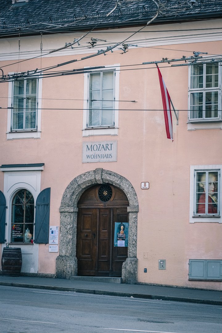 2019-03-24_07-13-17_41861_untitled shoot_2875 Mozart Residence entrance