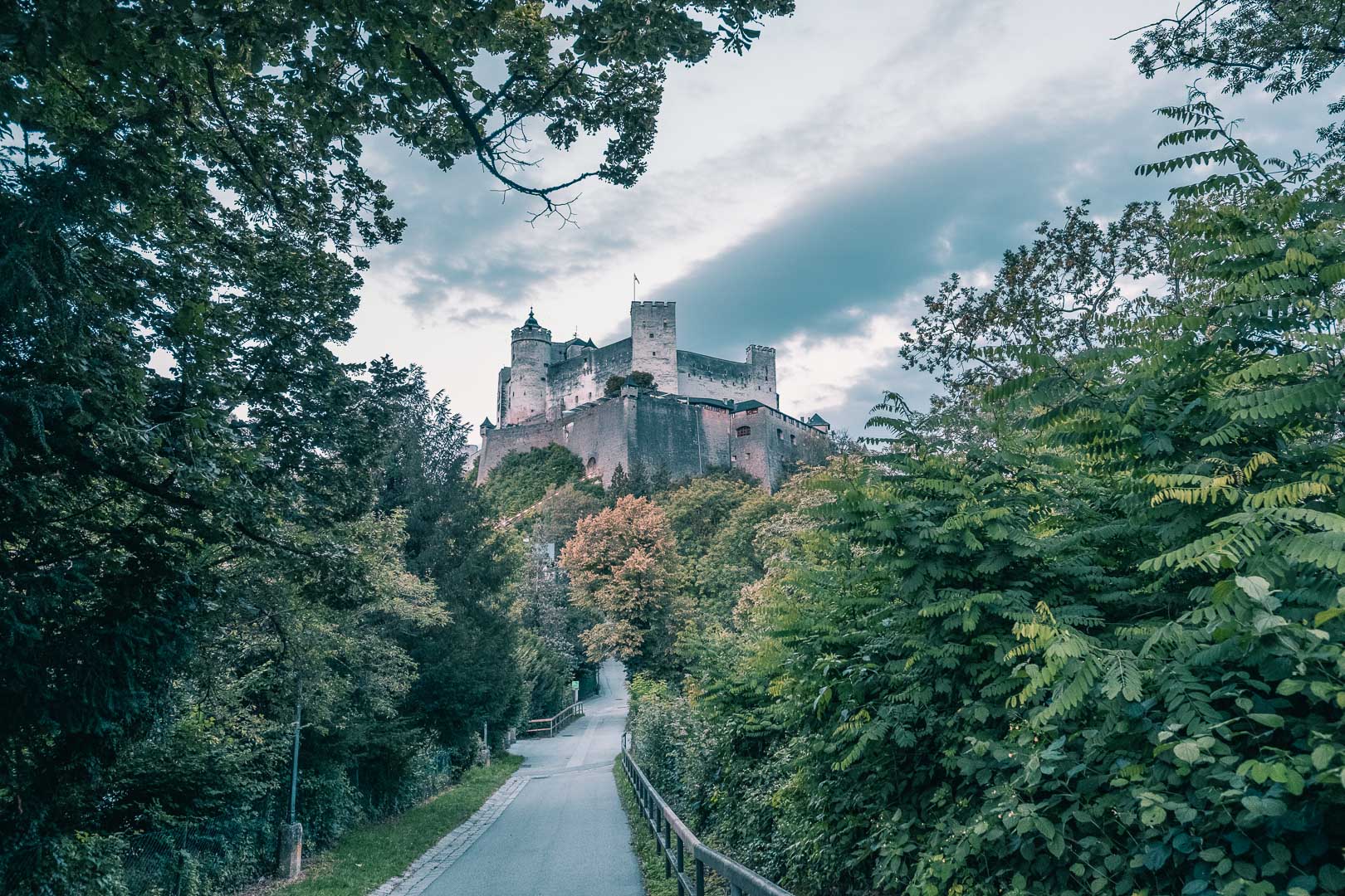 Festung Hohensalzburg vom Wanderweg am Mönchsberg