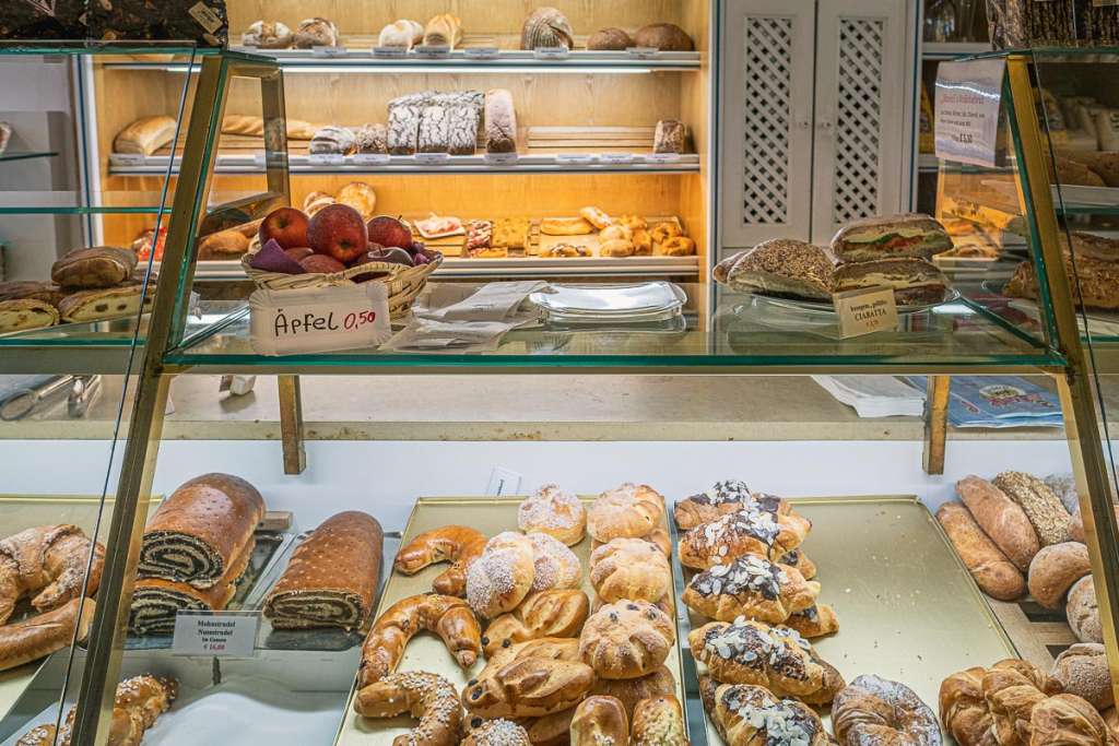 Österreichische Bäckerei zum Frühstück in Salzburg